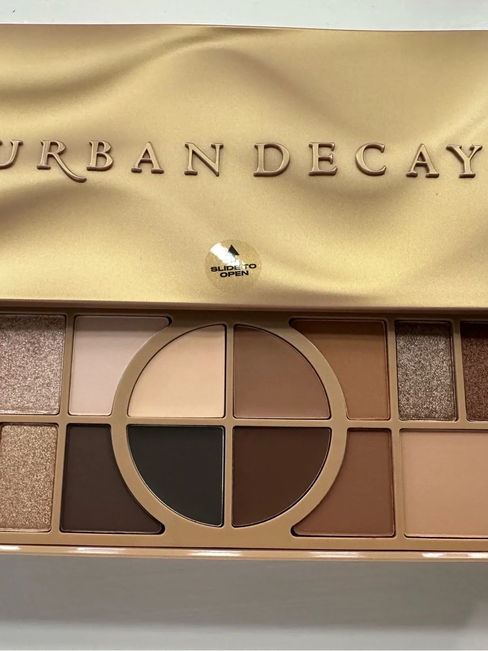 Urban Decay palette NIB - Picture 2 of 5